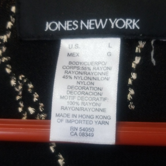 Embroidered top - Picture 2 of 3